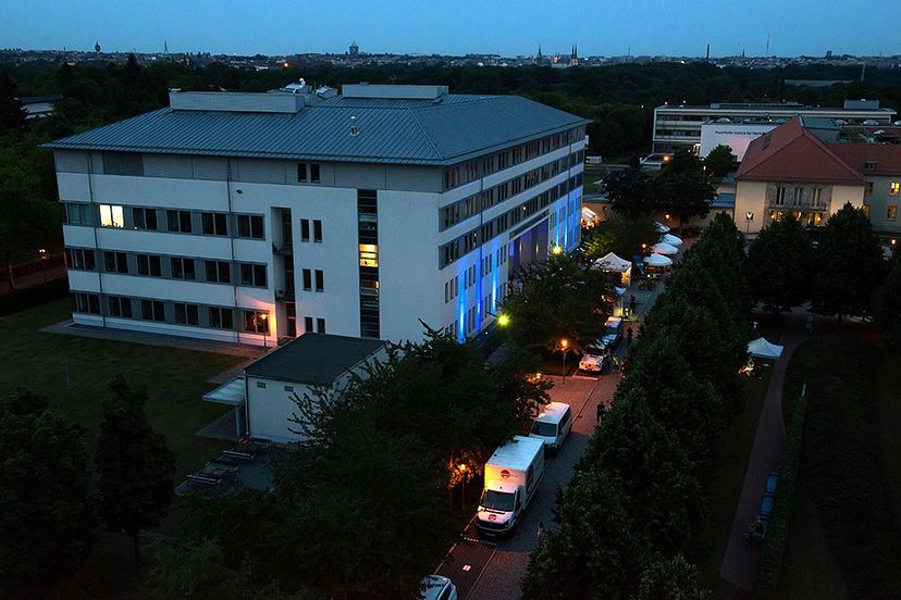 Das UFZ-Gebäude in Halle während der Langen Nacht der Wissenschaften