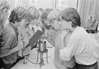 Experiment im Chemieunterricht (Niederlande, 1980er Jahre)