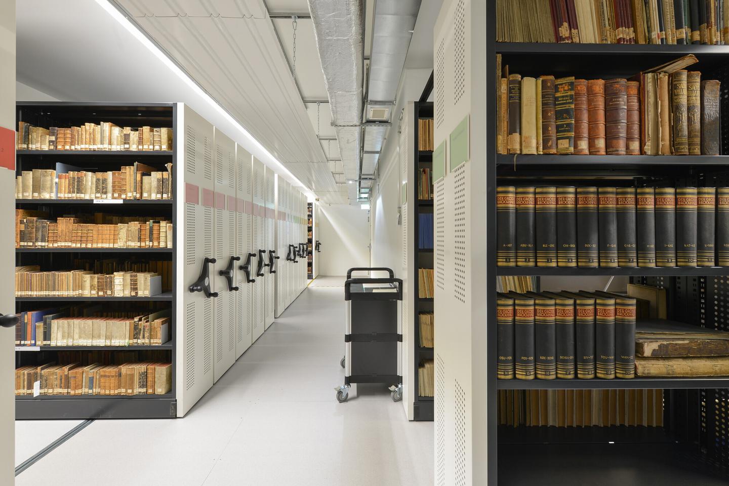 Blick in das Archiv der Franckeschen Stiftungen