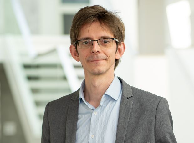 Dr. René Schlesier