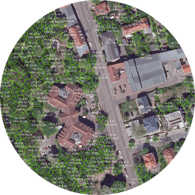 Luftbild Halle mit Grünflächen