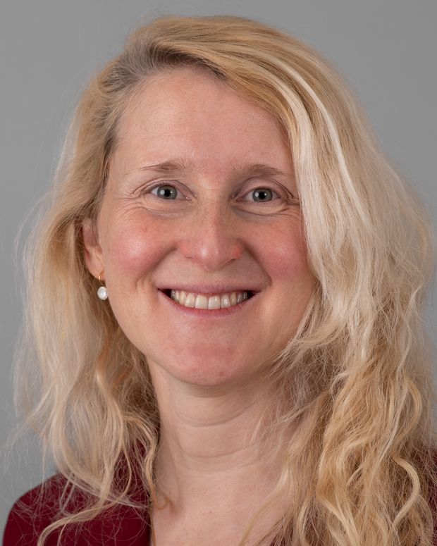 Dr. Franziska  Fink