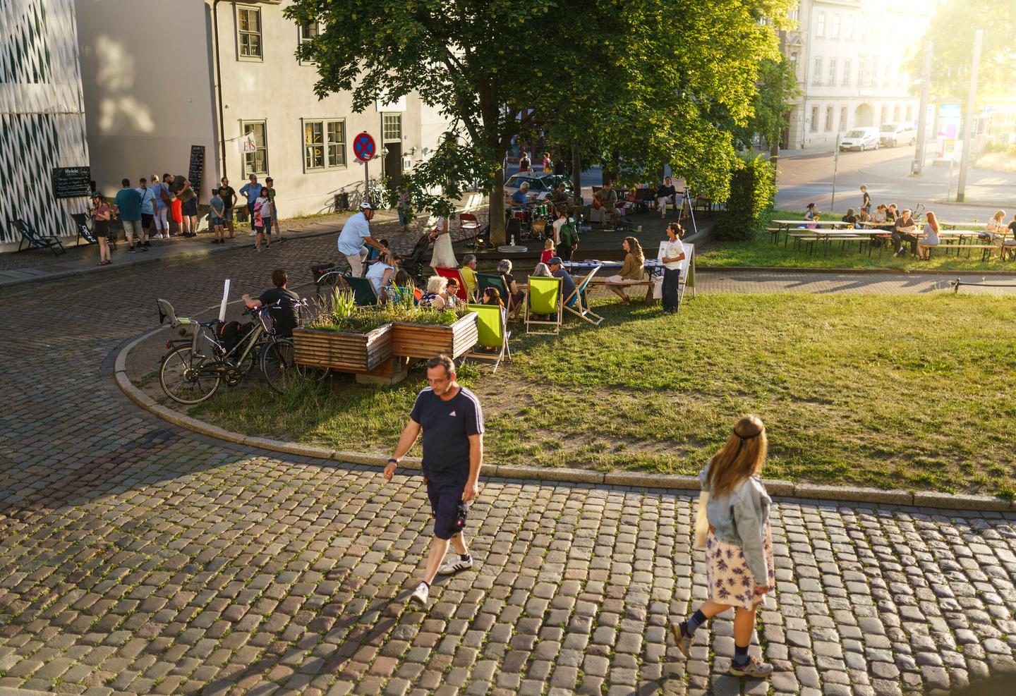 Gartenlokal auf der Wiese vor dem Waisenhaus 