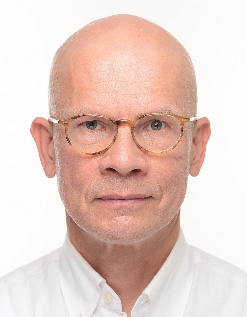 Prof. Dr. Tomi  Mäkelä