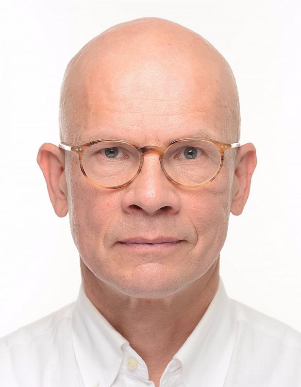 Prof. Dr. Tomi  Mäkelä