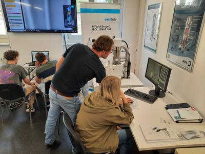 Schüler*innenlabor für Elektronenmikroskopie