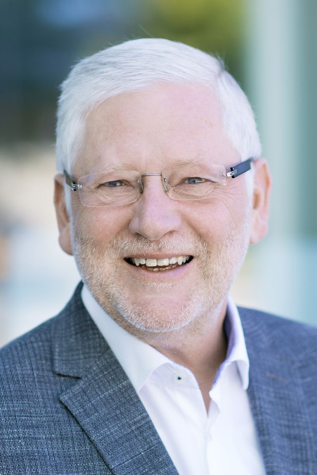 Prof. Dr.  Thomas Iftner 
